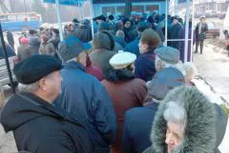 Чиновниците ще работят, докато обслужат всички граждани