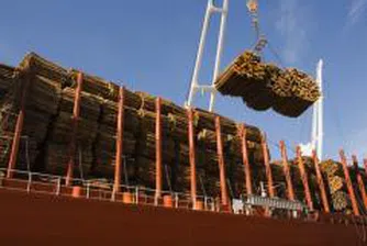 Общото промишлено производство намалява с 13.1% през август