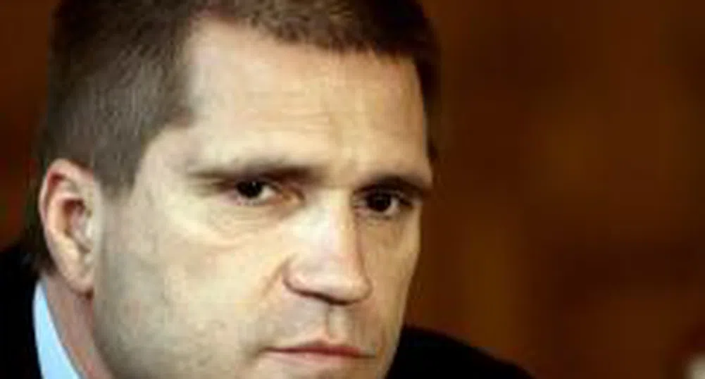 Изслушват военния министър Николай Цонев във връзка с нарушенията с имоти на армията