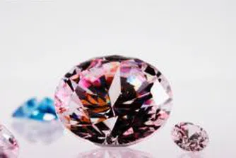 Диамантен блясък, шампанско и яхти на изложението LUX ONLY