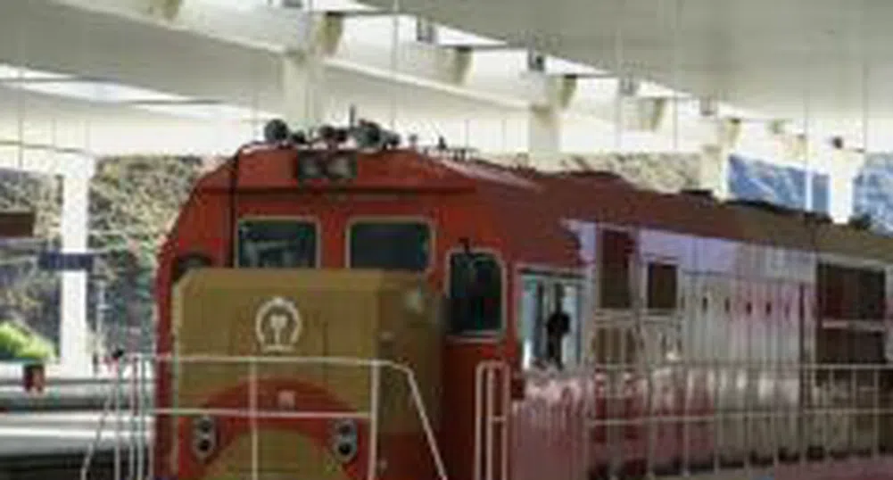 Представиха първия електромотрисен влак „Дезиро" на централна гара