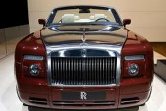 Кризата не смущава производителите на луксозни автомобили