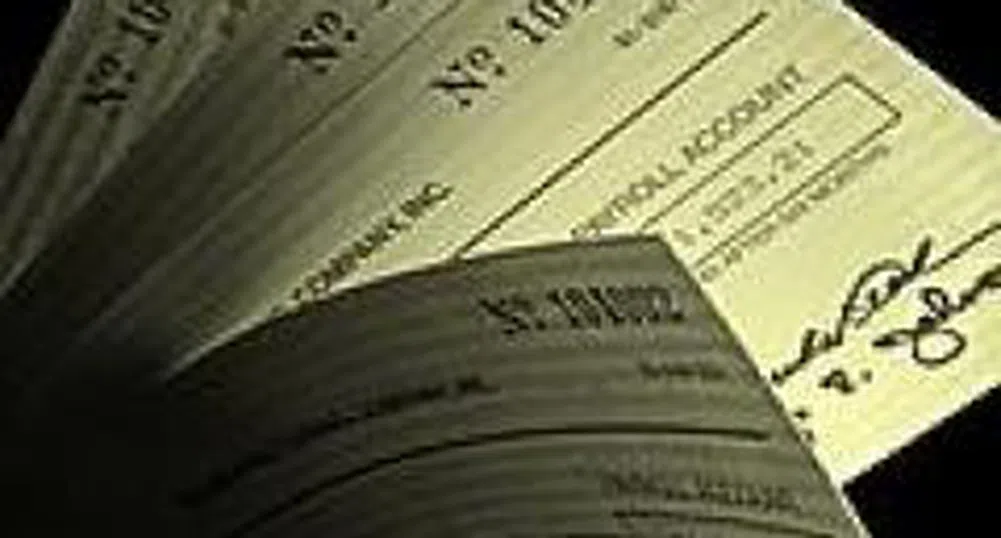 Държавните служители във Франция стачкуват за по-високи заплати