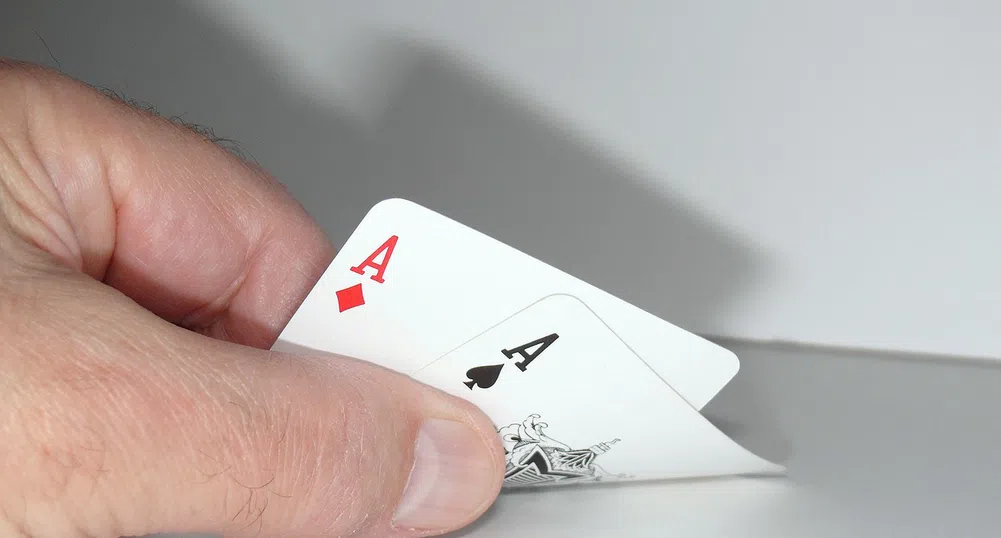 Покер играч спечели 162 млн. чипа с невероятен блъф