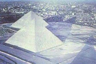 Снимките със сняг върху пирамидите в Египет - фалшиви