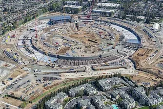 Вижте как върви строителството на централата на Apple (видео)
