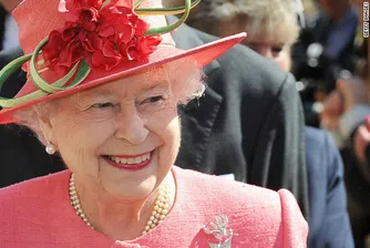 Защо кралицата използва личния си асансьор за първи път?