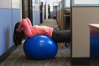 10 упражнения, които можете да правите тайно в офиса