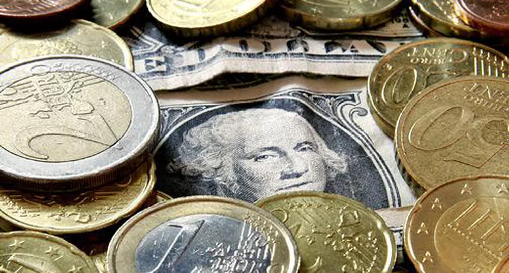 Доларът се променя средно с 10.9% спрямо лева през януари