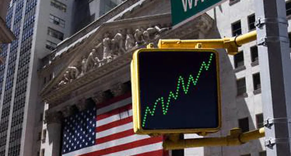 Dow Jones излезе на положителна територия за 2010 г.