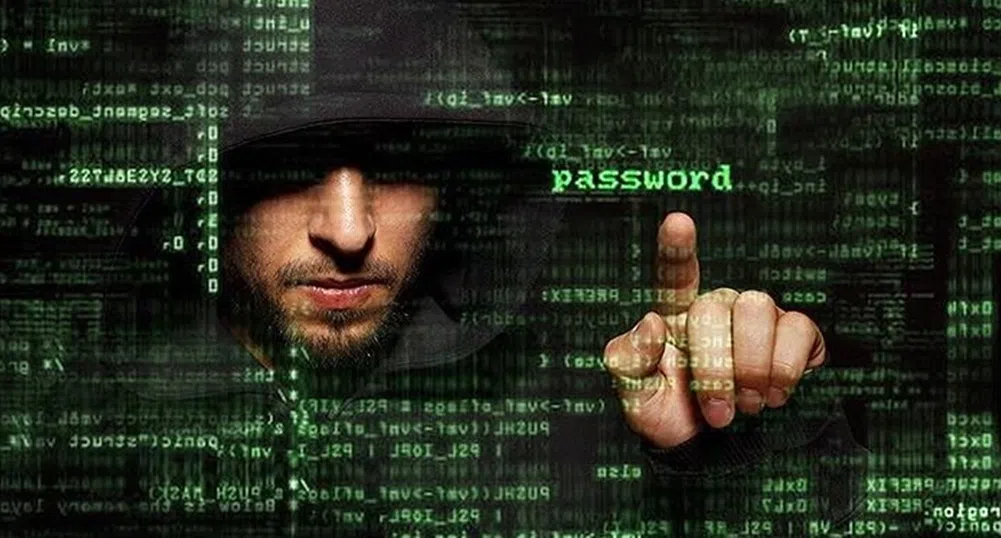 Хакер продава данните на над 100 млн. души