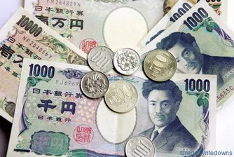 Доларът поскъпва с 3 йени за няколко часа