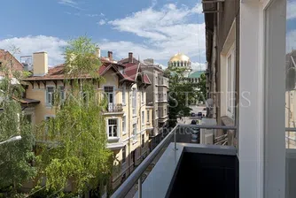 Имот на седмицата: стилен апартамент до Ал. Невски