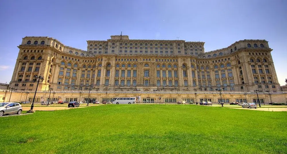 Румънският дворец с 1000 стаи, който е най-тежката сграда в света