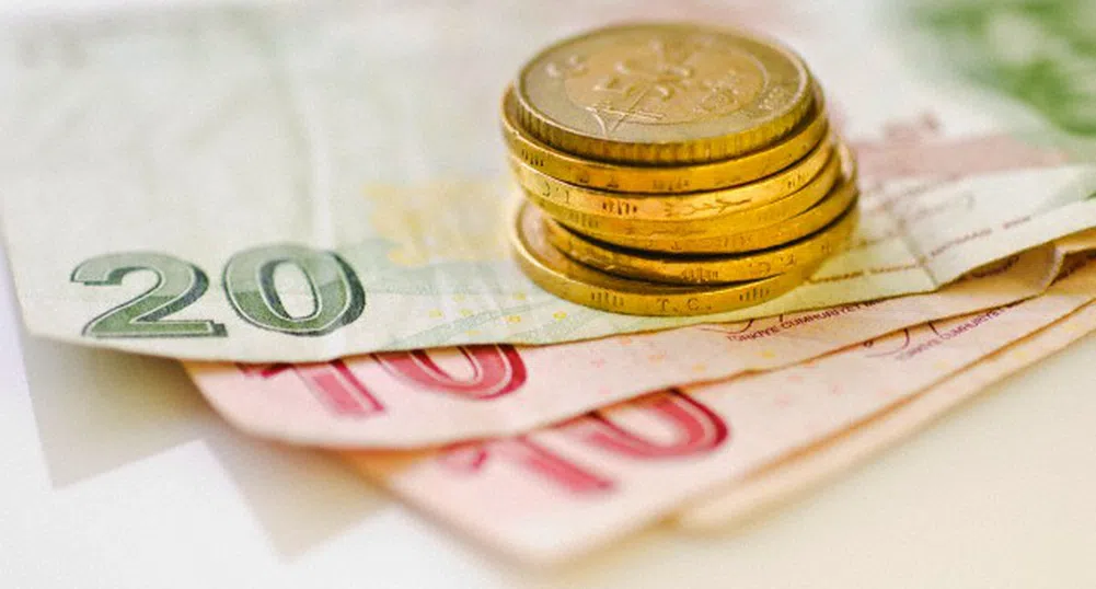 Турската лира падна до ново историческо дъно спрямо долара