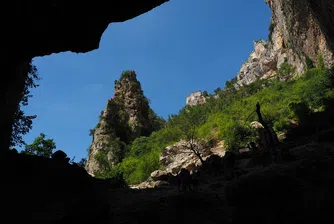 Три момчета правят невероятно откритие във френска пещера