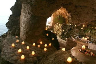 Романтичен хотел-пещера в Ямайка