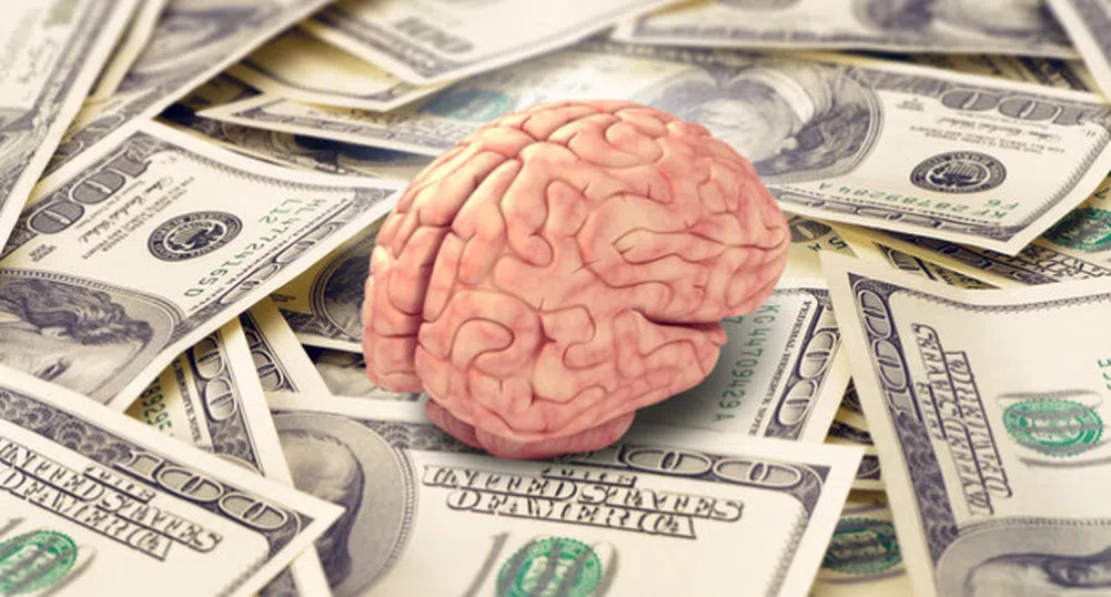 Четири начина, по които мозъкът ни заблуждава относно парите