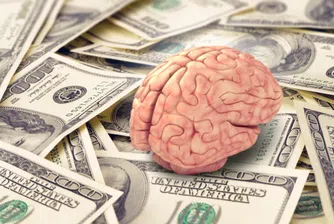 Четири начина, по които мозъкът ни заблуждава относно парите