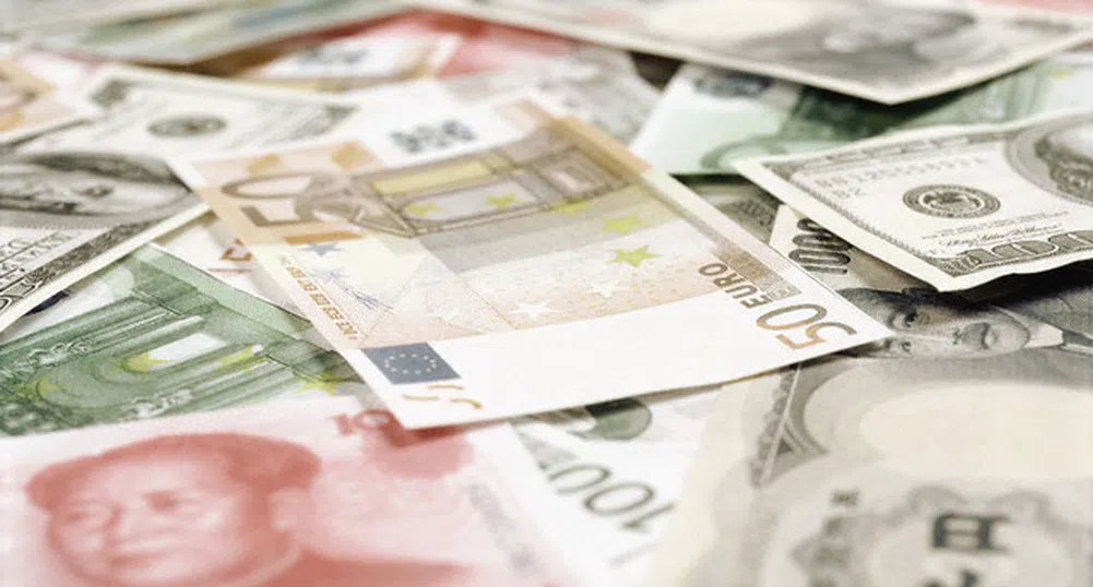 Доларът поевтинява спрямо йената в първата сесия за 2016 г.