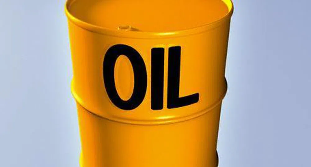 Петролът падна под 75 долара за барел