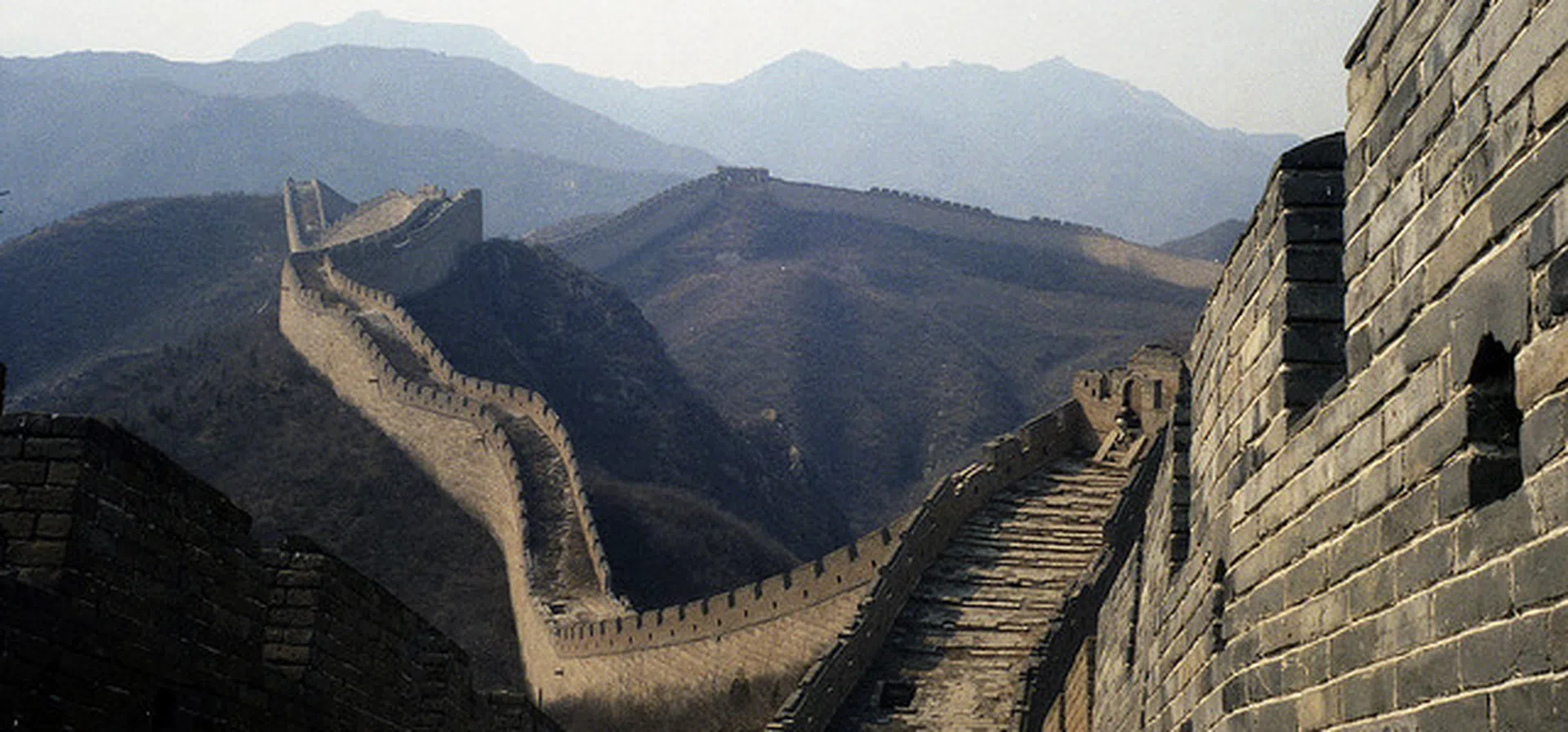 Великая китайская стена цинхай. Великая китайская стена династия цинь. Великая китайская стена стройка. Великая китайская стена династия цинь. Великая китайская стена шаньдун.