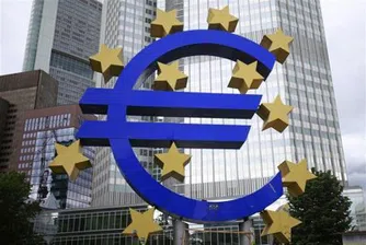 Срив при еврото, силен спад за азиатските индекси