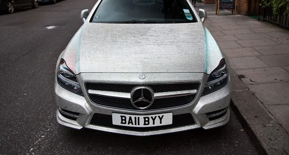 Рускиня предизвика фурор в Лондон с необикновен Mercedes