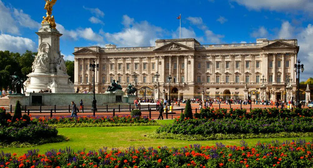 Една уникална снимка: четири поколения британски кралски величия