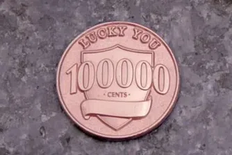 Банка оставя по улиците монети на стойност 1000 долара