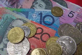 Австралийският долар с най-голям спад от пет години
