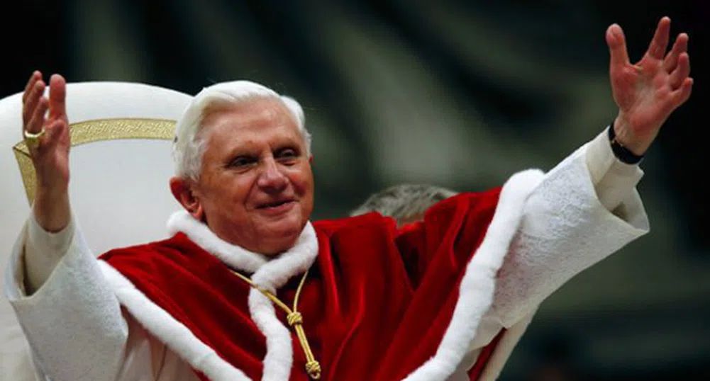 Папа Бенедикт XVI се оттегля от Светия престол