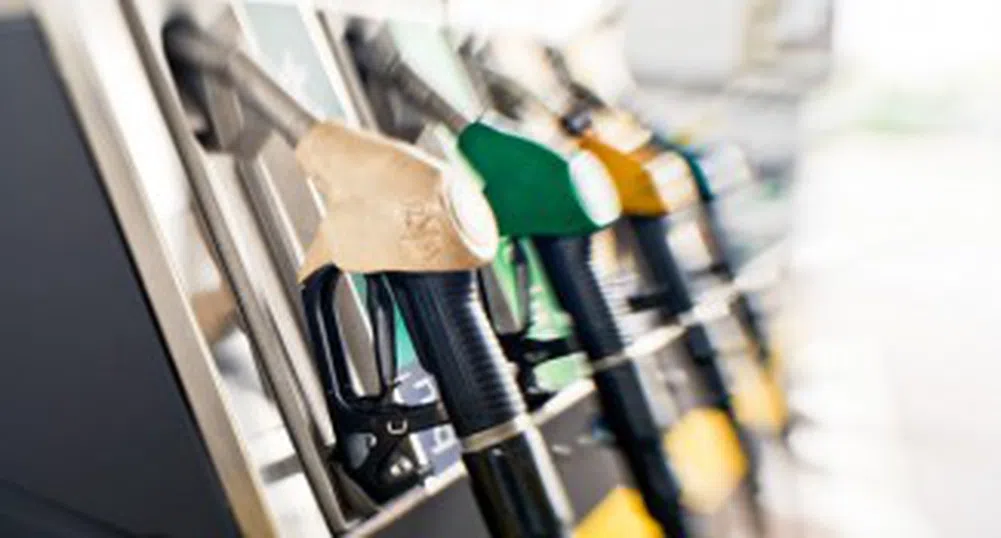 МЕА: Ръстът в потреблението на петрол ще се забави догодина