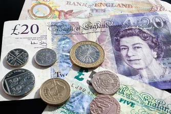 Нова пластмасова банкнота от пет паунда във Великобритания