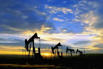 Петролът удари 11-седмичен връх над 79 долара за барел