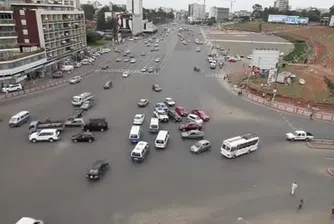В Етиопия шофьорите се справят без светофари (видео)