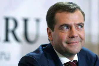 Медведев почти прегази хора с джип в Татарстан