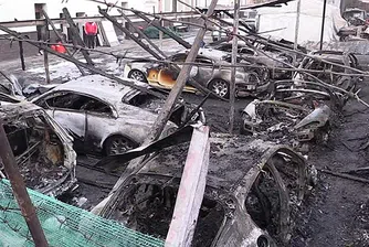 Луксозна колекция коли изгоря в Москва (видео)