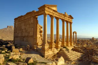 Сирийските военни стигнаха до Палмира