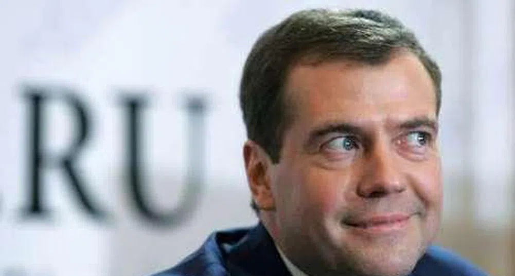Магазини в Русия затварят заради Медведев