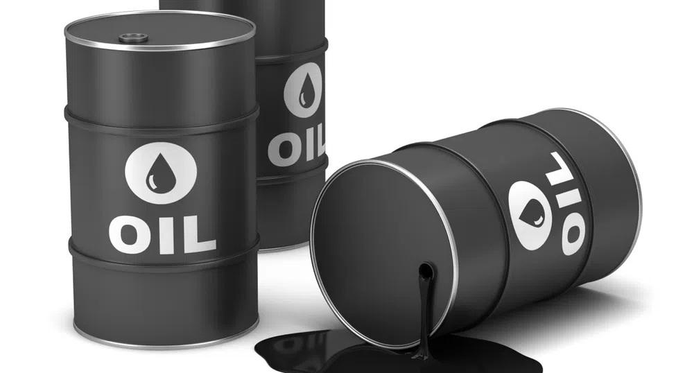Анди Хол: Петролът може да достигне 80 долара до година