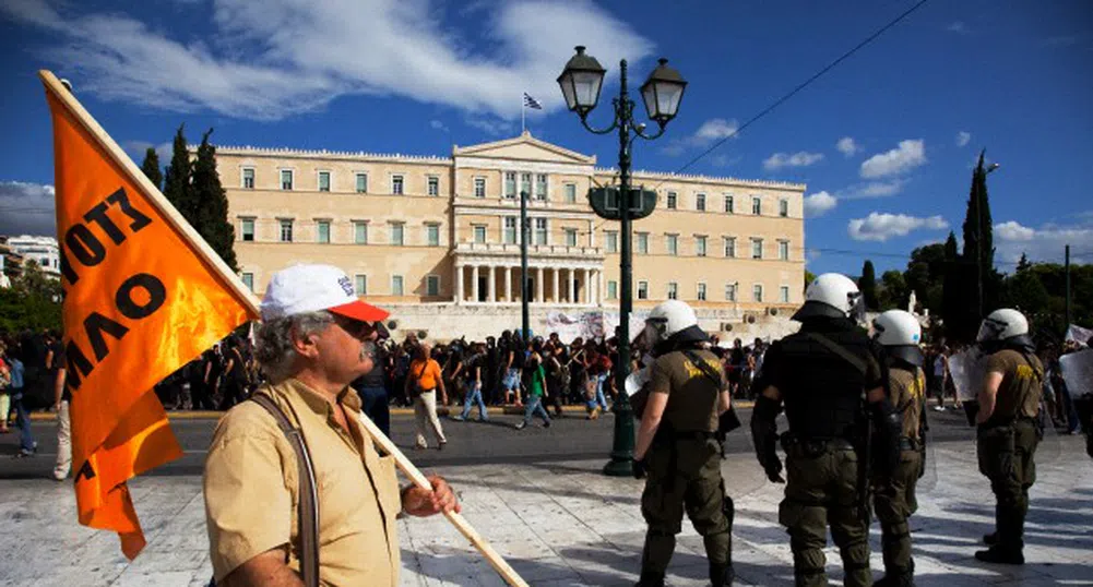 30 хил. евро бонуси за чуждите инспектори в Гърция