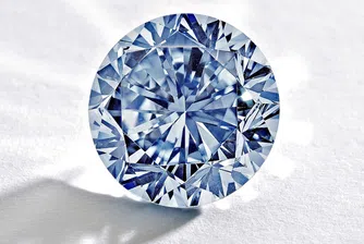Син диамант за 19 млн. долара на търг в Хонконг