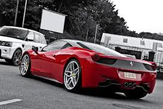 След Lamborghini, дубайската полиция се сдоби и с Ferrari