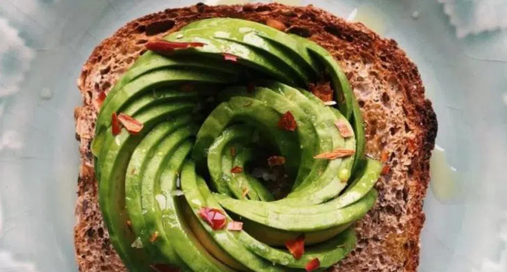 Новият начин за хапване на авокадо превзе Instagram