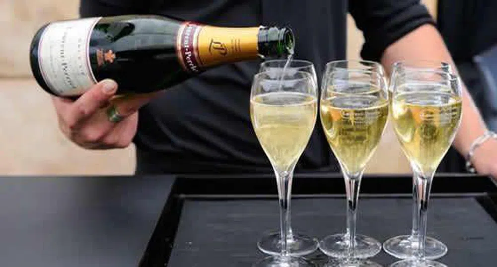 Милиардер поръча шампанско за 2.6 млн. долара в Сен Тропе