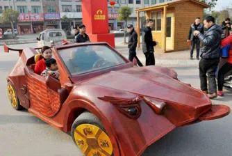 Беден китаец си издяла дървено Lamborghini