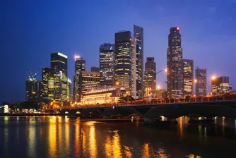 Един на всеки 20 души в Сингапур ще е милионер до 2017 г.