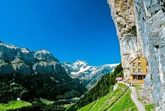 Хижа със зашеметяваща гледка в Швейцария