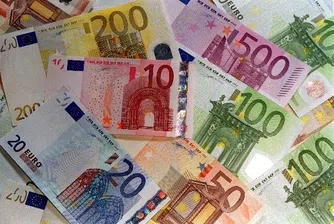 Еврото изгуби 3.3% спрямо долара за седмицата